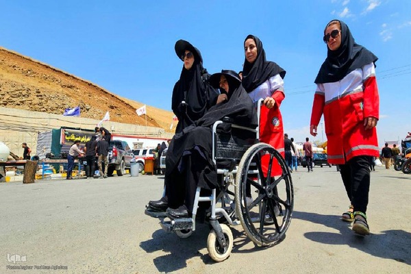 خدمات‌رسانی نیروهای هلال احمر آذربایجان غربی در مرز تمرچین‎