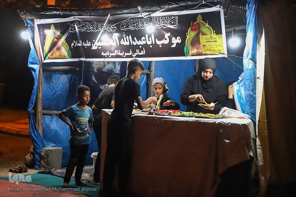 خدمت‌رسانی شبانه‌روزی مواکب حسینی به زوار در چذابه