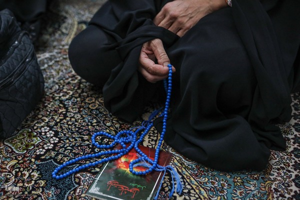 خانم ثریا زمانی از سال ۷۲ که از امام رضا(ع) شفا گرفته است با برگزاری مراسم عزاداری رسم ارادت به حضرتش را ادا می‌کند.