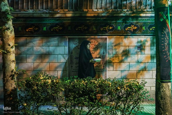 منزل محمدحسین قمری در منطقه نارمک از سال 82 مزین به روضه امام حسین(ع) است.