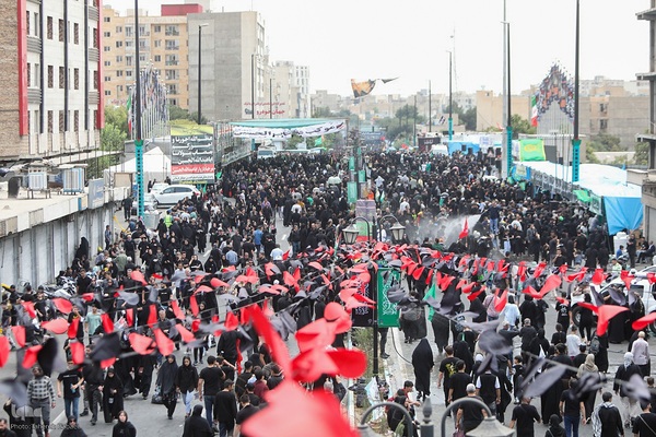 پیاده‌روی جاماندگان اربعین در تهران
