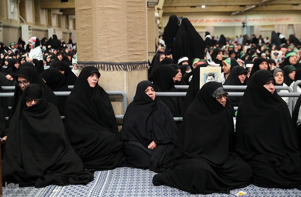 دیدار پیشکسوتان و فعالان دفاع مقدس و مقاومت با رهبر انقلاب