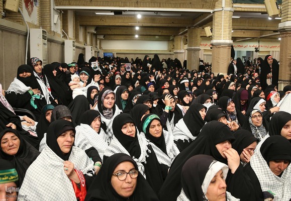 دیدار پیشکسوتان و فعالان دفاع مقدس و مقاومت با رهبر انقلاب