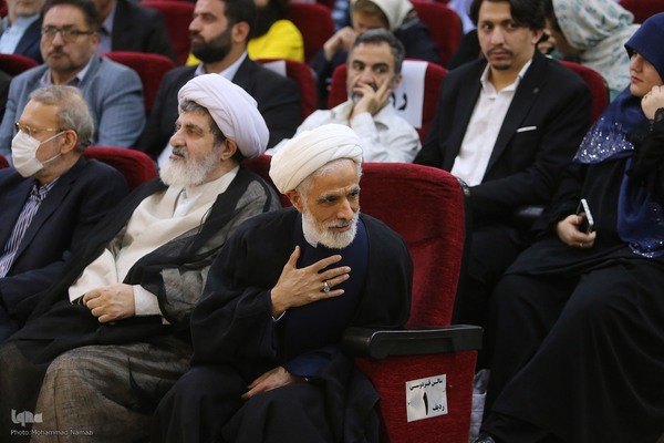 رونمایی از کتاب‌های «اندیشه‌های فلسفی ابن‌سینا» و «حکمت صدرایی در جهان اسلام»