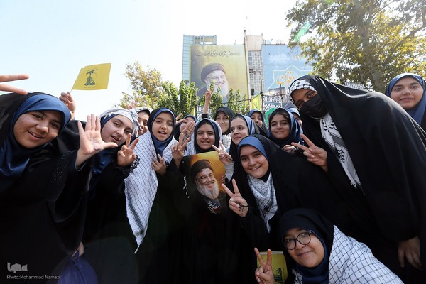 تجمع بزرگ فرهنگیان و دانش آموزان در حمایت از حزب الله لبنان