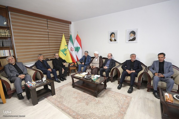 حضور مسئولان و شخصیت‌های سیاسی در دفتر حزب‌الله