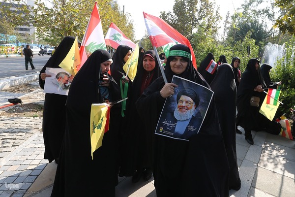 اجتماع مردمی زنان ایرانی در همدلی با بانوان لبنانی