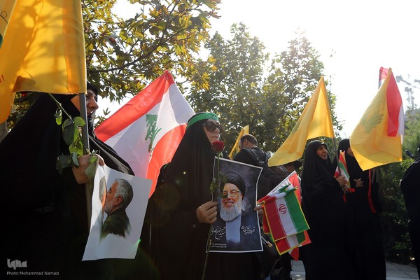 اجتماع مردمی زنان ایرانی در همدلی با بانوان لبنانی