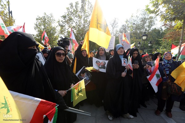 اجتماع مردمی زنان ایرانی در همدلی با بانوان لبنانی