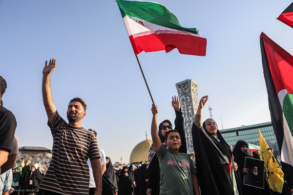 تجمع بزرگ مردم تهران برای اعلام حمایت از اجرای عملیات «وعده صادق ۲»