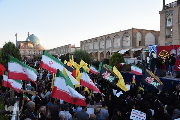 تجمع بزرگ مردم اصفهان در حمایت از عملیات «وعده صادق ۲»