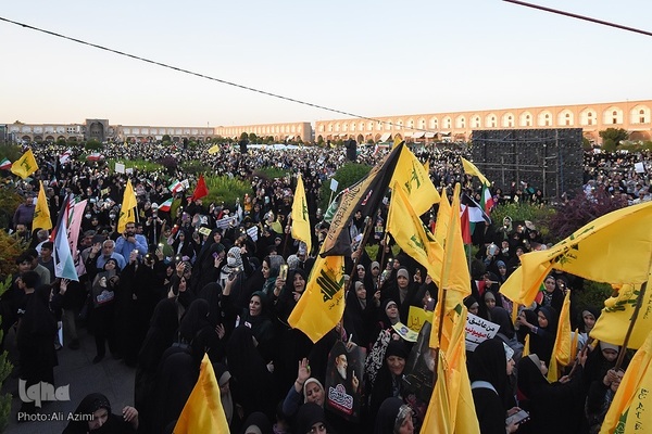 تجمع بزرگ مردم اصفهان در حمایت از عملیات «وعده صادق ۲»