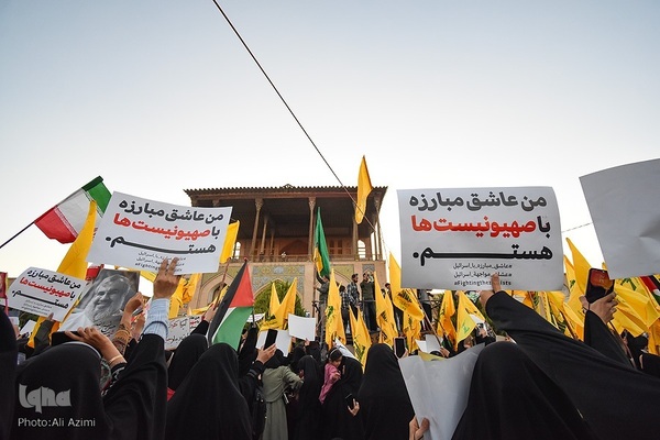 تجمع بزرگ مردم اصفهان در حمایت از عملیات «وعده صادق ۲»