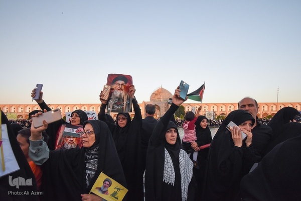 تجمع بزرگ مردم اصفهان در حمایت از عملیات «وعده صادق ۲»