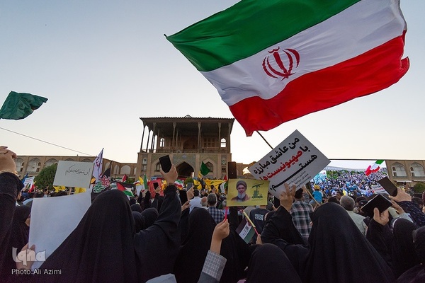 تجمع بزرگ مردم اصفهان در حمایت از عملیات «وعده صادق ۲»