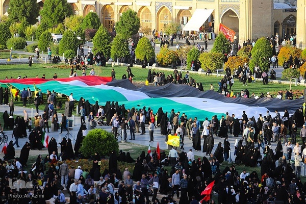 تجمع بزرگ مردم اصفهان در حمایت از عملیات «وعده صادق ۲»