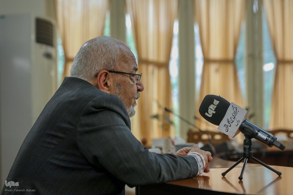 حسین معصومی همدانی