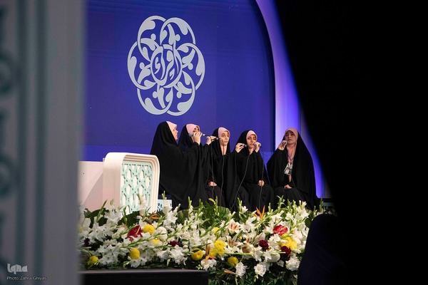 رقابت قرآنی بانوان همخوان در مصلی تبریز