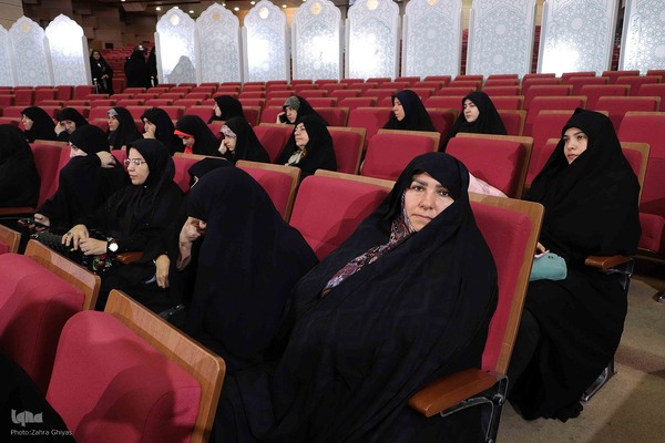 رقابت قرآنی بانوان همخوان در مصلی تبریز