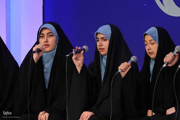 رقابت قرآنی بانوان همخوان در مصلی تبریز