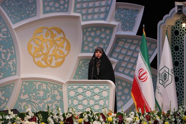 رقابت قرآنی بانوان همخوان در مصلی تبریز