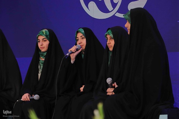 رقابت قرآنی بانوان همخوان در مصلی تبریز