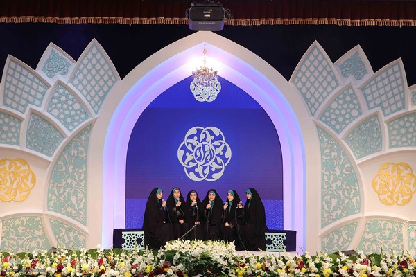 رقابت قرآنی بانوان همخوان در مصلی تبریز