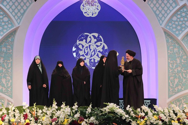 مراسم اختتامیه بخش نغمات بانوان چهل و هفتمین دوره مسابقات سراسری قرآن کریم در مصلی تبریز برگزار شد.