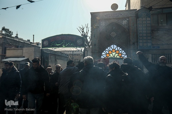 تشییع پیکرهای ۱۰۰ شهید گمنام از مقابل دانشگاه تهران