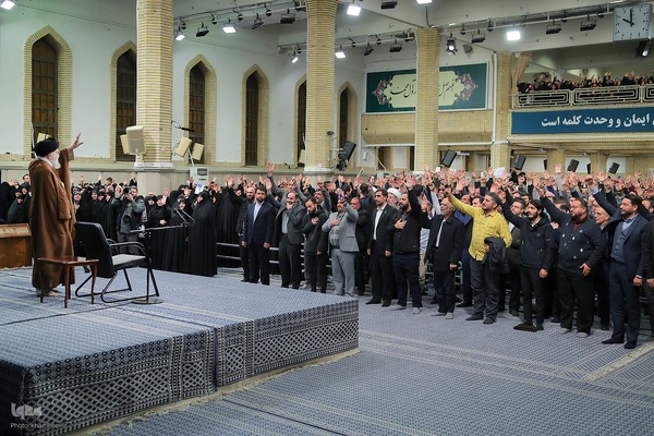 دیدار هزاران نفر از اقشار مختلف مردم درباره تحولات منطقه