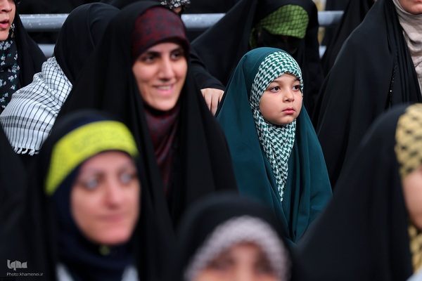 دیدار هزاران نفر از اقشار مختلف مردم درباره تحولات منطقه