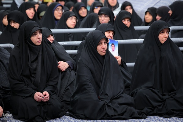 دیدار هزاران نفر از اقشار مختلف مردم درباره تحولات منطقه