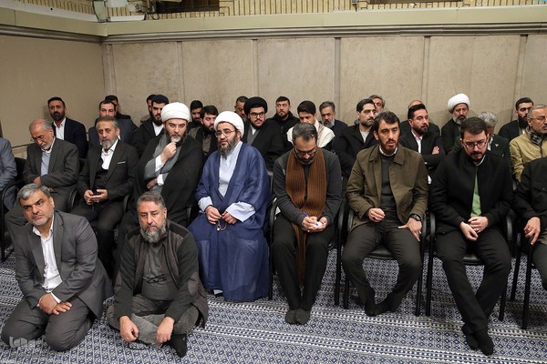 دیدار جمعی از مداحان و شاعران اهل‌بیت‌ (ع) با رهبر معظم انقلاب