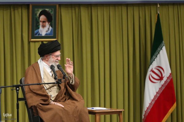 دیدار جمعی از مداحان و شاعران اهل‌بیت‌ (ع) با رهبر معظم انقلاب