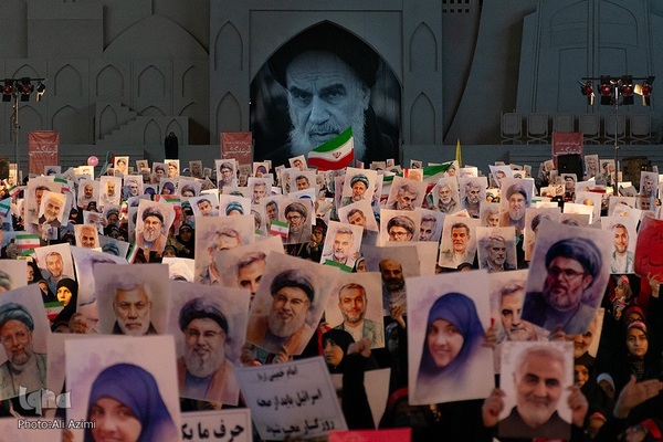 اجتماع بزرگ دختران حاج قاسم در اصفهان