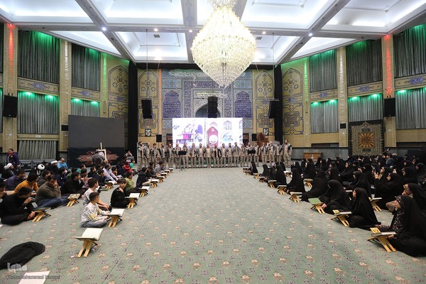 همزمان با پنجمین سالروز شهادت سردار شهید حاج قاسم سلیمانی، محفل انس با قرآن کریم با عنوان «سرباز قرآن» در حسینیه حضرت فاطمه‌الزهرا(س) پادگان ولیعصر(عج) برگزار شد.