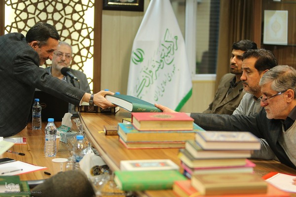 نشست هم اندیشی با اساتید جلسات قرآن کریم تهران