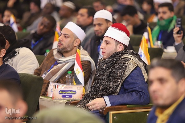 رقابت آقایان در دومین روز از مسابقات بین‌المللی قرآن /۲