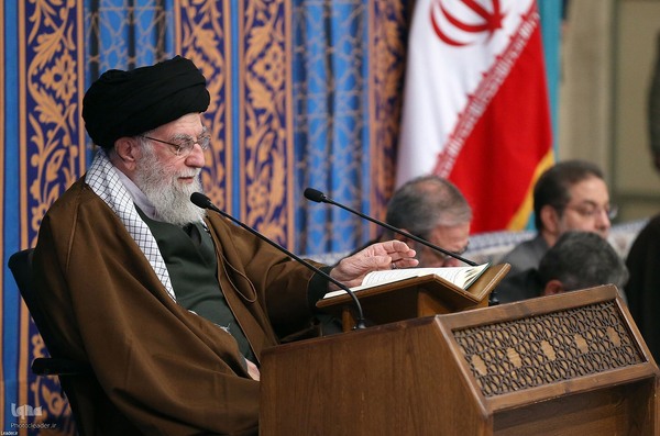 دیدار شرکت‌کنندگان مسابقات بین‌المللی قرآن کریم با رهبر معظم انقلاب