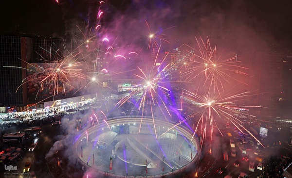 نورافشانی در میدان ولی‌عصر (عج) به مناسبت نیمه شعبان