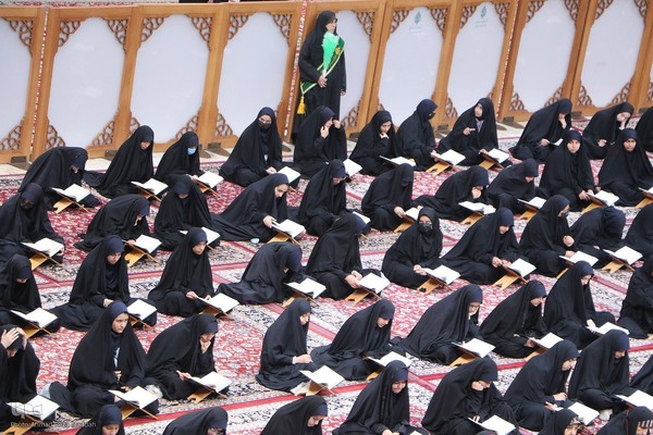 جزءخوانی قرآن کریم در حرم شاهچراغ (ع)