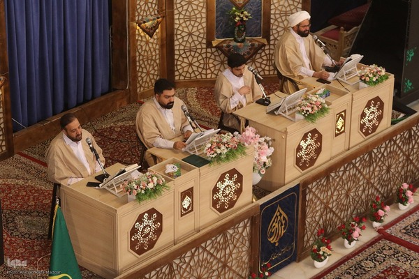 جزءخوانی قرآن کریم در حرم شاهچراغ (ع)