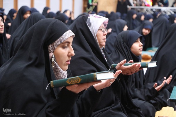 جزءخوانی قرآن کریم در حرم شاهچراغ (ع)