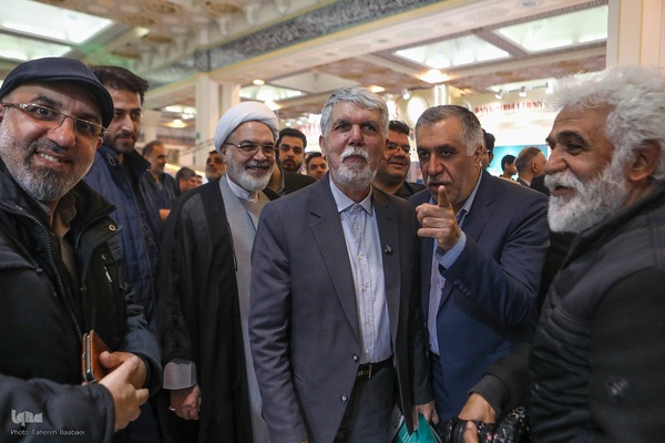 بازدید وزیر فرهنگ و ارشاد از نمایشگاه قرآن