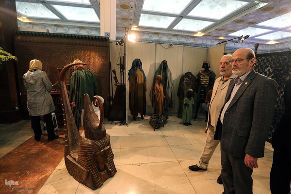 بازدید حسن مسلمی نائینی،‌ رئیس جهاددانشگاهی از نمایشگاه بین‌المللی قرآن کریم 