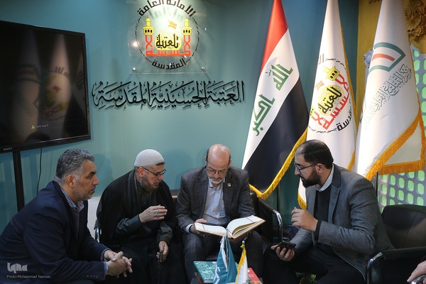 بازدید حسن مسلمی نائینی،‌ رئیس جهاددانشگاهی از نمایشگاه بین‌المللی قرآن کریم 