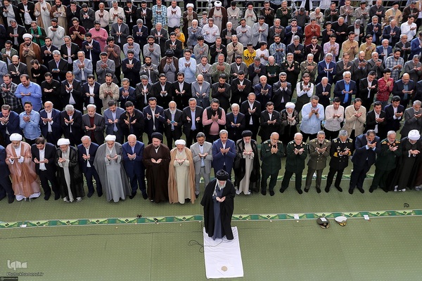 اقامه نماز عید فطر به امامت رهبر معظم انقلاب