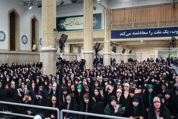 دیدار هزاران نفر از دانشجویان سراسر کشور با رهبر معظم انقلاب