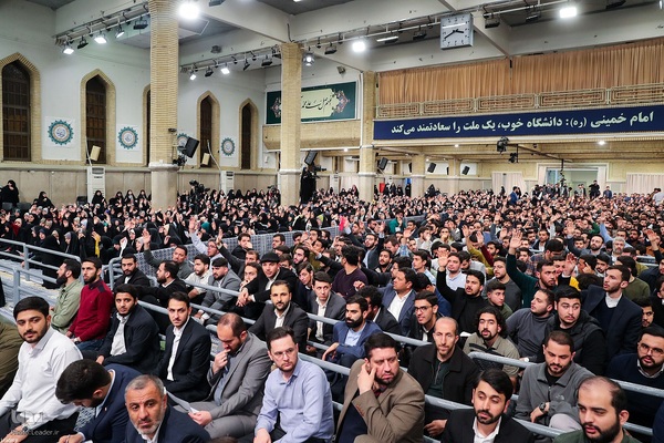 دیدار هزاران نفر از دانشجویان سراسر کشور با رهبر معظم انقلاب