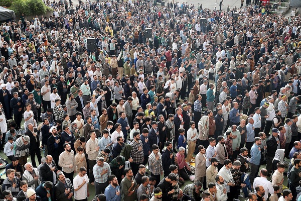 اقامه نماز عید فطر به امامت رهبر معظم انقلاب اسلامی